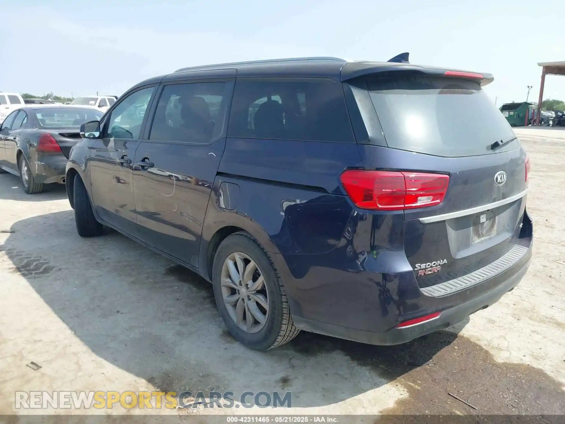 3 fotografías del automóvil dañado KNDMB5C11M6665098 KIA SEDONA 2021