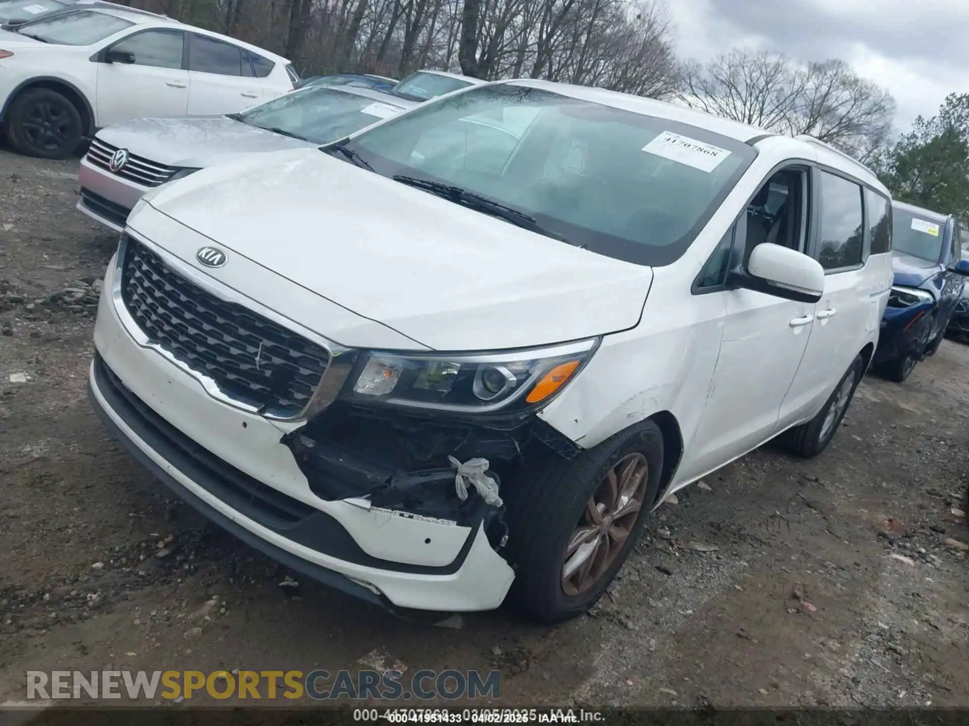 2 Photograph of a damaged car KNDMB5C11M6671063 KIA SEDONA 2021