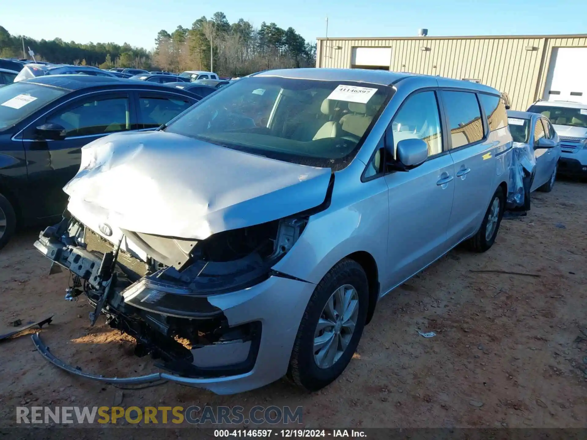 2 Photograph of a damaged car KNDMB5C19M6671635 KIA SEDONA 2021
