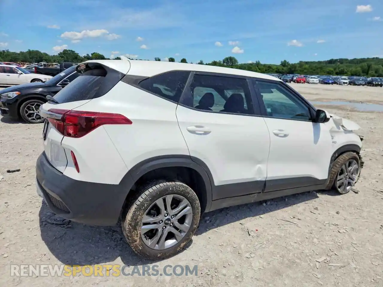 3 Photograph of a damaged car KNDEPCAA0M7158281 KIA SELTOS 2021
