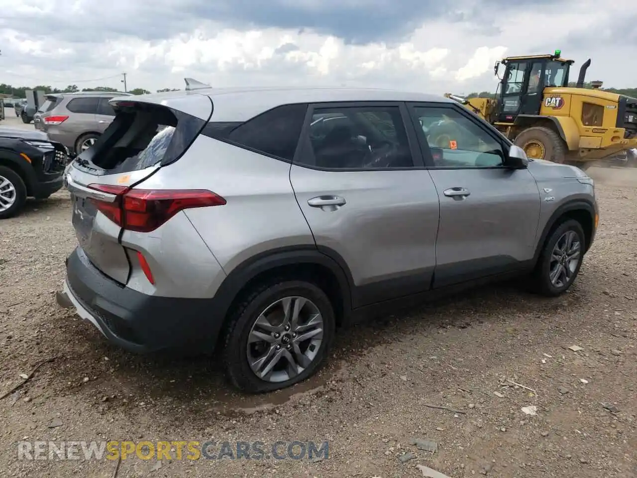 3 Photograph of a damaged car KNDEPCAA1M7101300 KIA SELTOS 2021