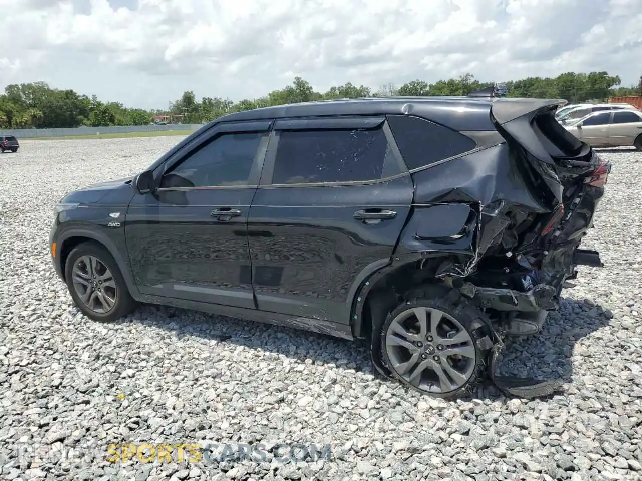 2 fotografías del automóvil dañado KNDEPCAA1M7154739 KIA SELTOS 2021