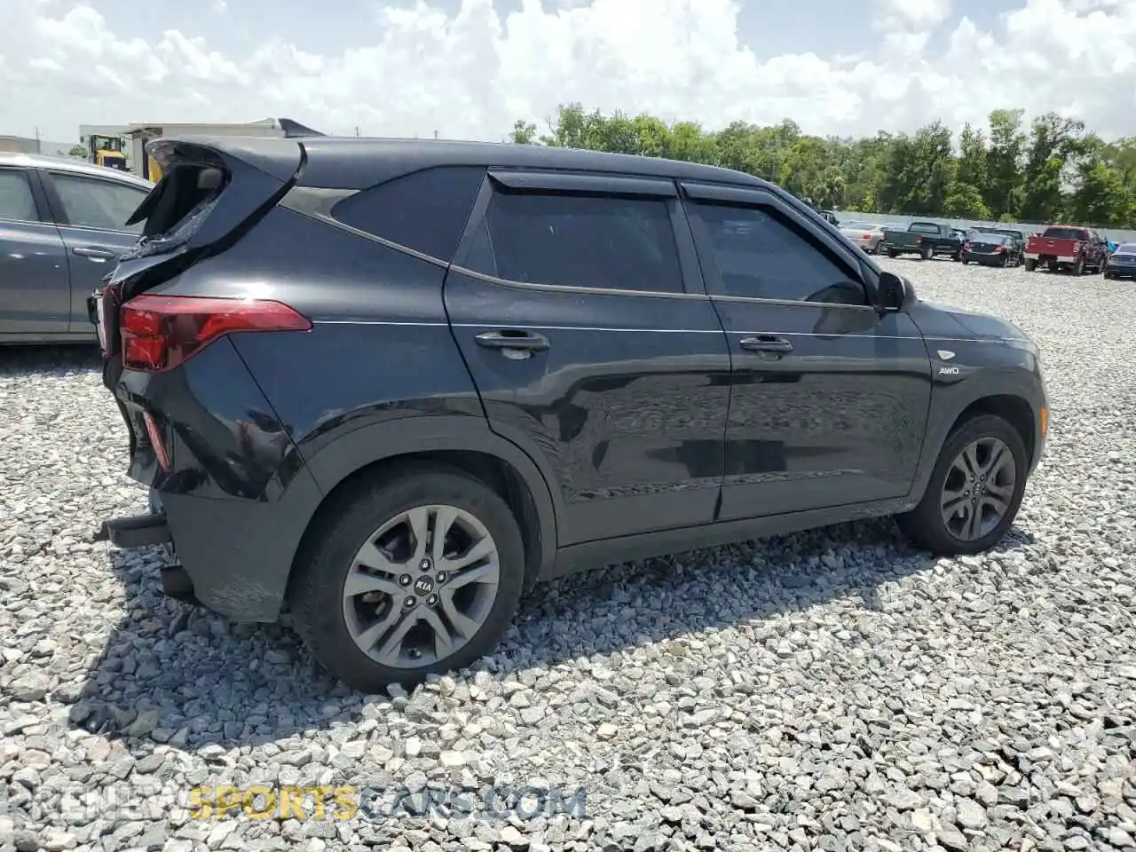 3 fotografías del automóvil dañado KNDEPCAA1M7154739 KIA SELTOS 2021
