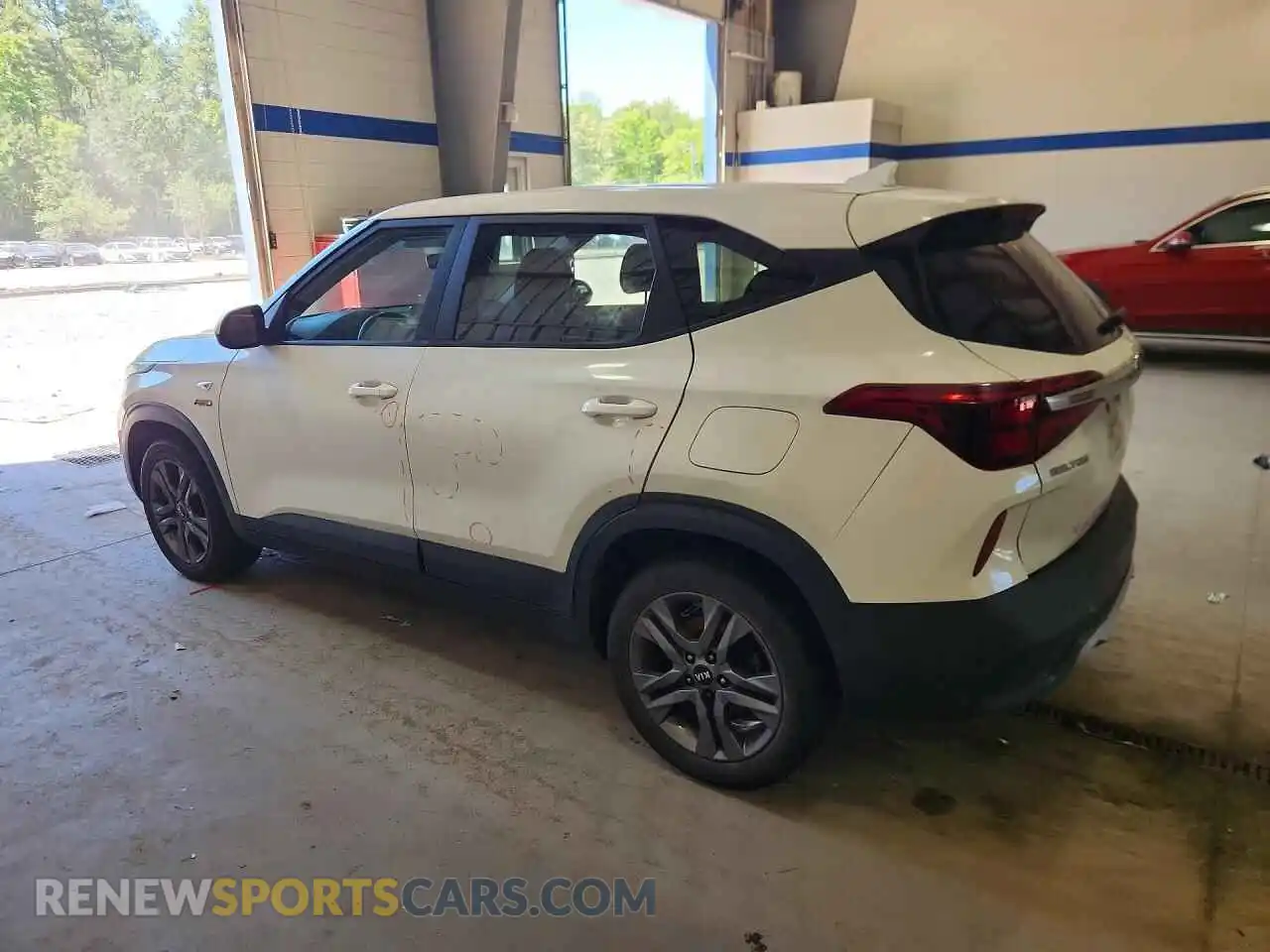 2 fotografías del automóvil dañado KNDEPCAA1M7188759 KIA SELTOS 2021