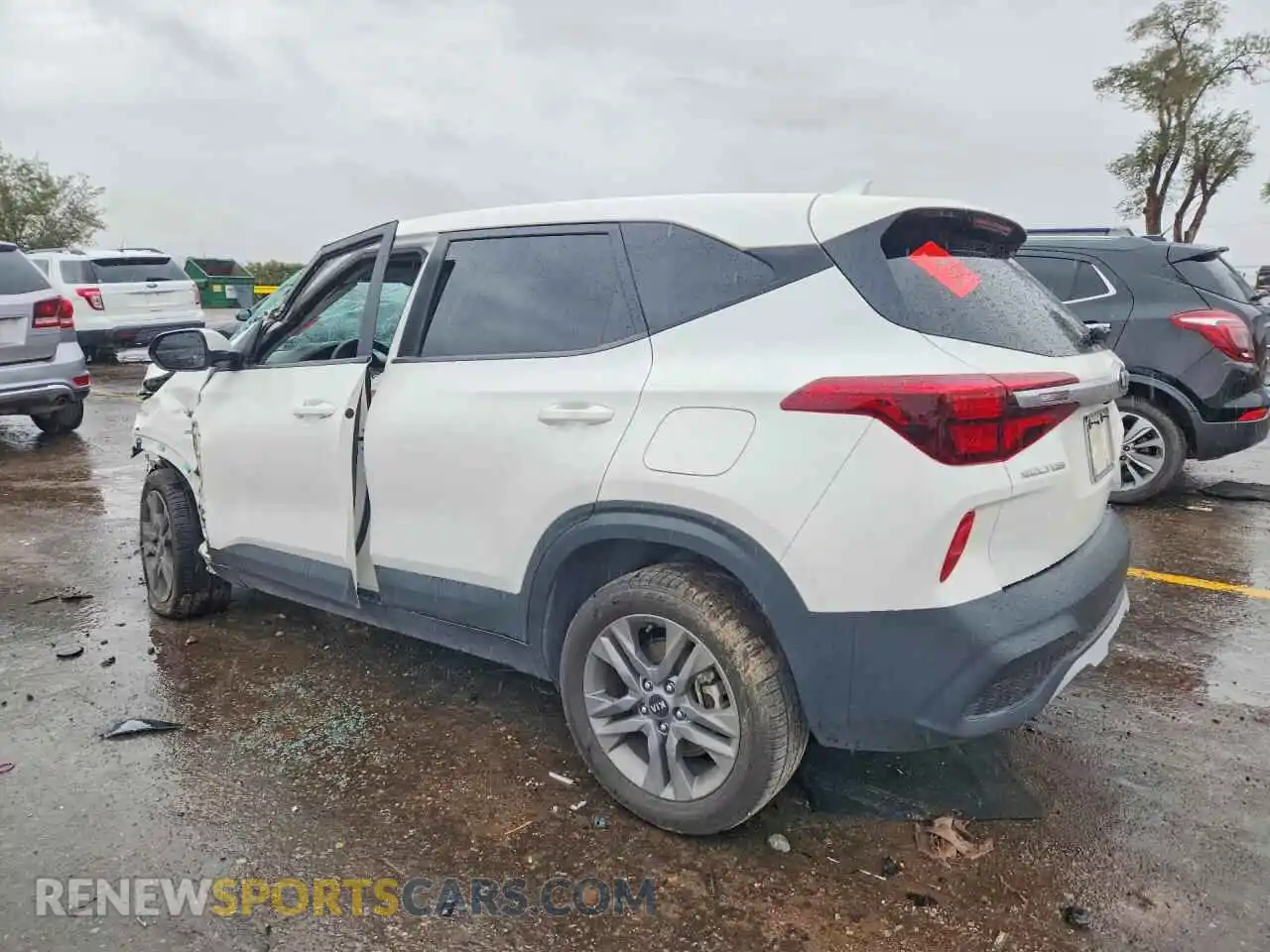2 Photograph of a damaged car KNDEPCAA3M7160879 KIA SELTOS 2021