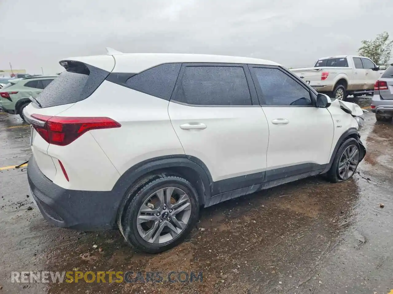 3 Photograph of a damaged car KNDEPCAA3M7160879 KIA SELTOS 2021