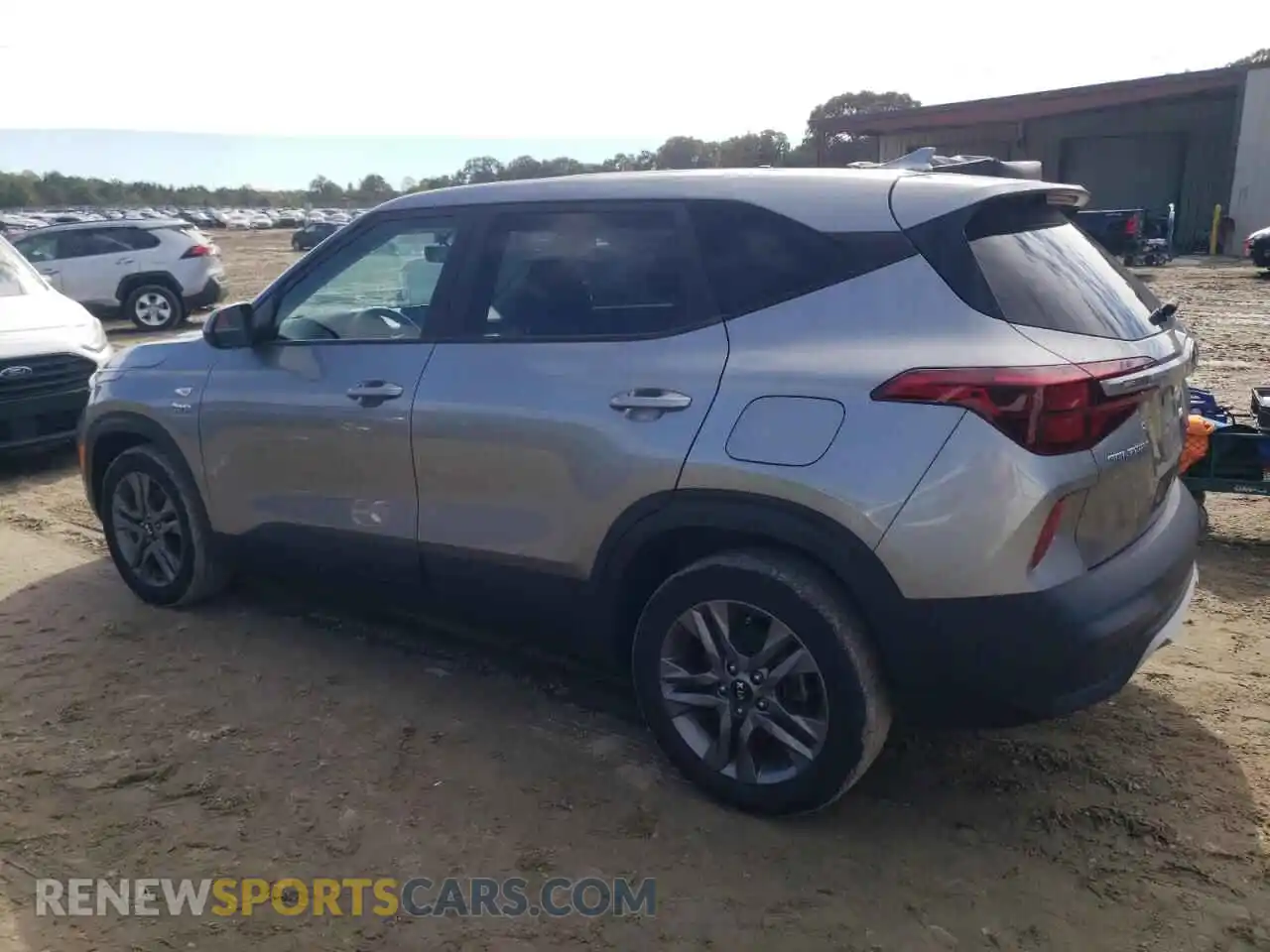 2 fotografías del automóvil dañado KNDEPCAA3M7173714 KIA SELTOS 2021