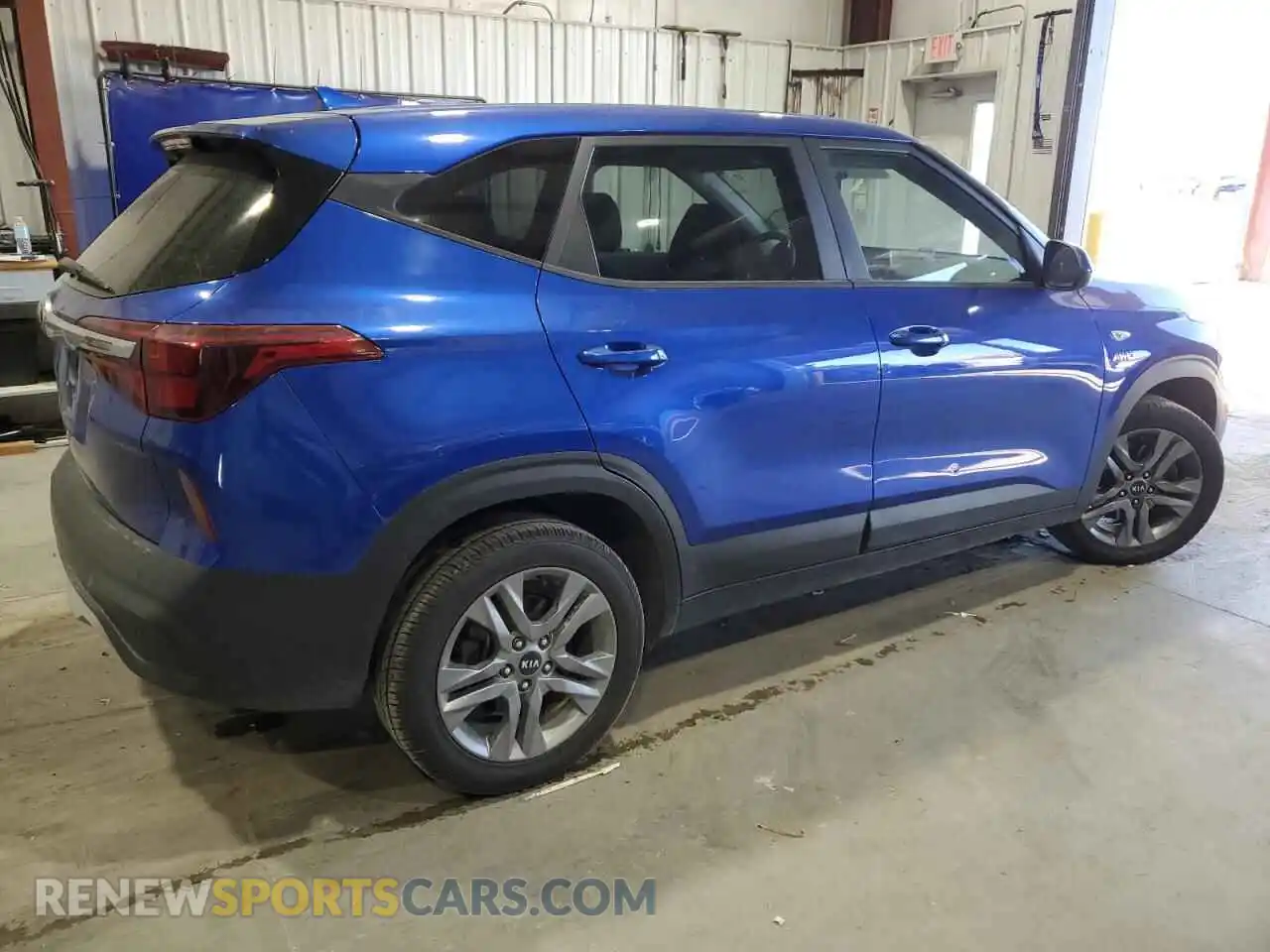3 Photograph of a damaged car KNDEPCAA3M7186222 KIA SELTOS 2021
