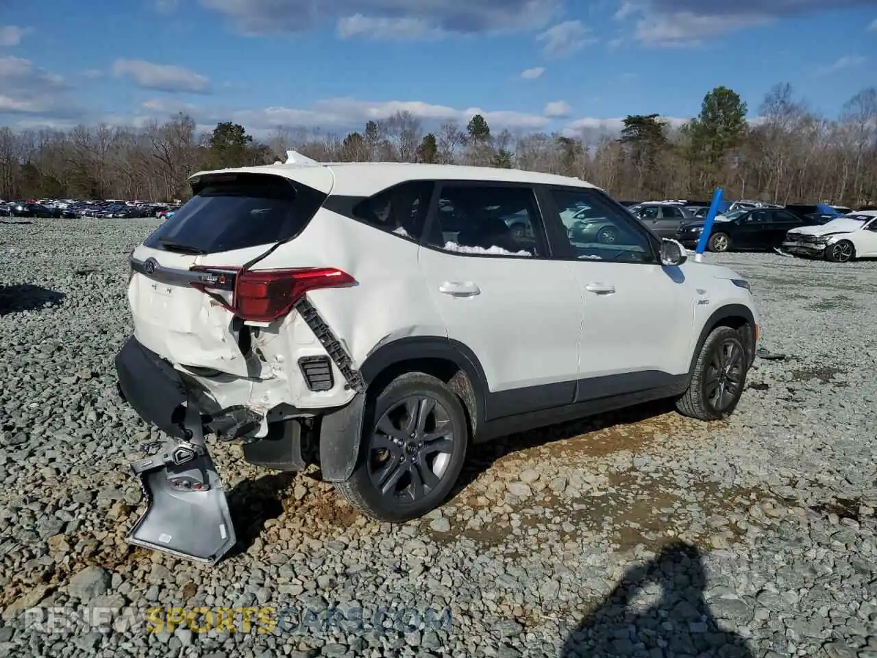 3 Photograph of a damaged car KNDEPCAA4M7045353 KIA SELTOS 2021