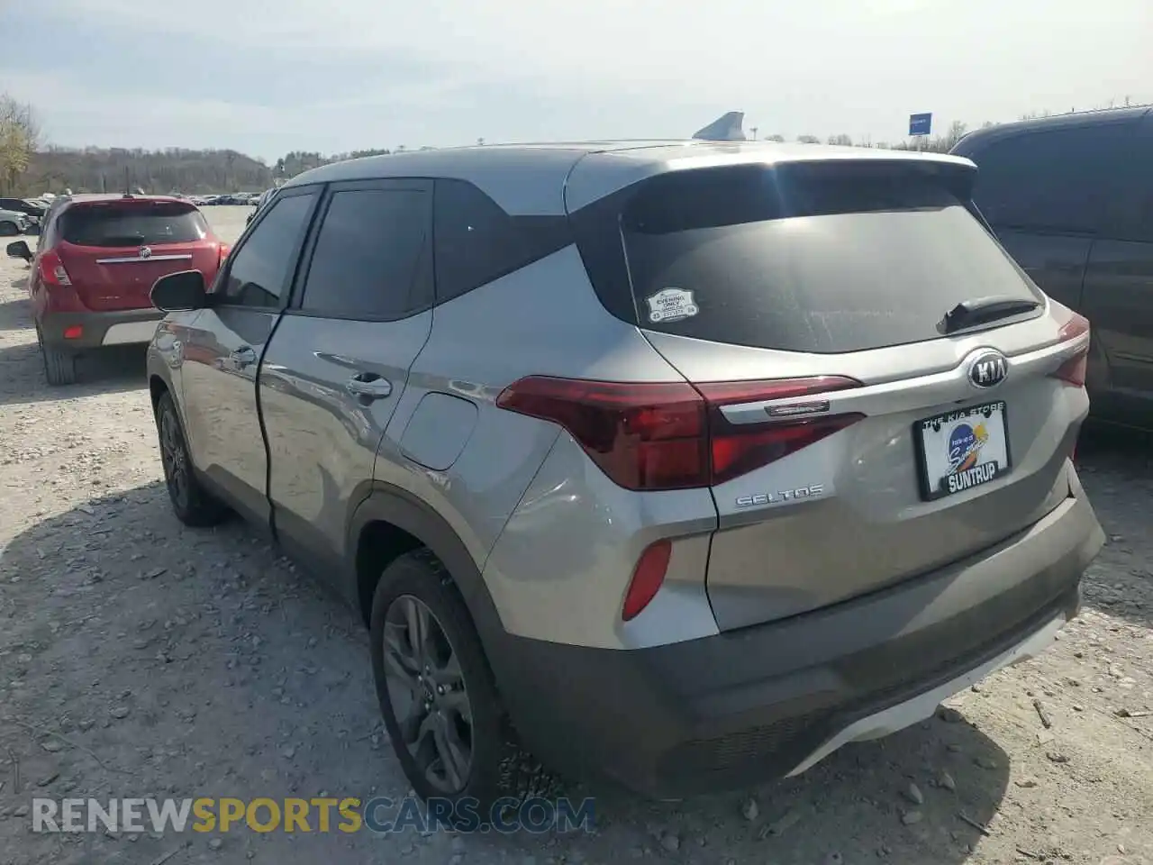 2 fotografías del automóvil dañado KNDEPCAA4M7153813 KIA SELTOS 2021