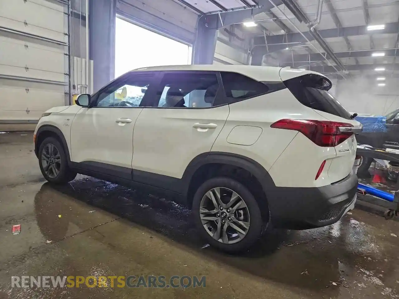 2 Photograph of a damaged car KNDEPCAA5M7160219 KIA SELTOS 2021