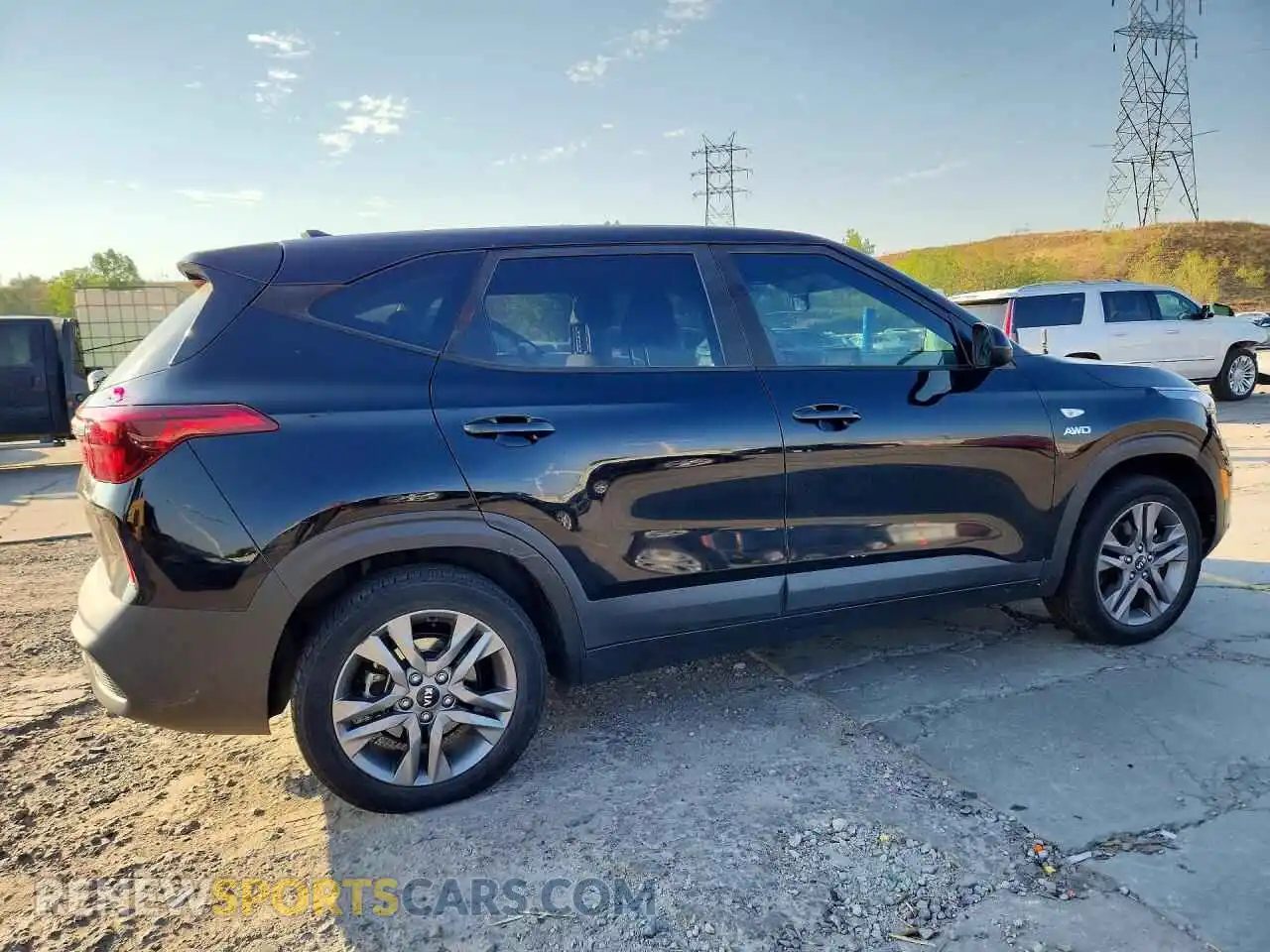 3 fotografías del automóvil dañado KNDEPCAA6M7155594 KIA SELTOS 2021