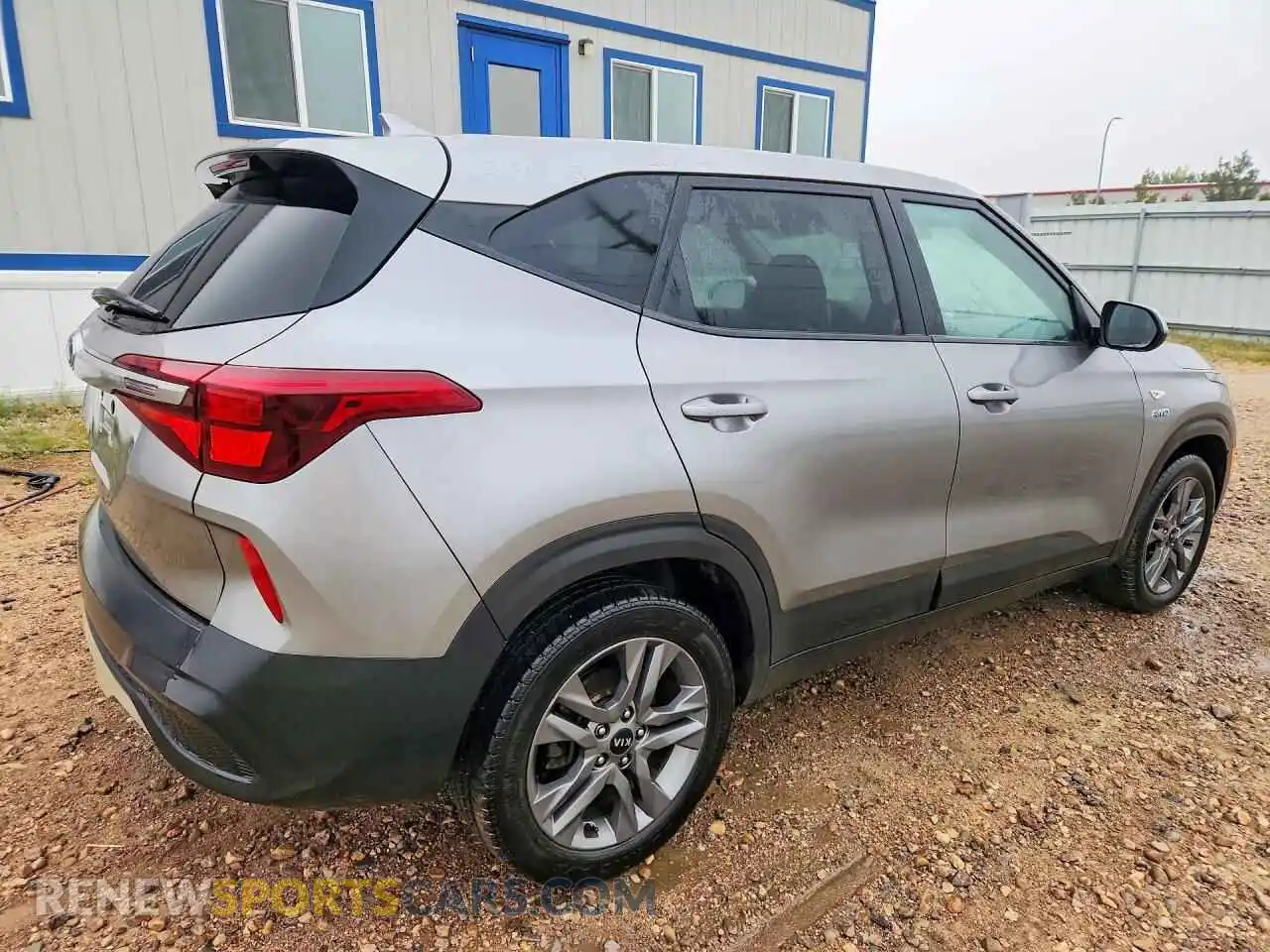 3 Photograph of a damaged car KNDEPCAA7M7103018 KIA SELTOS 2021