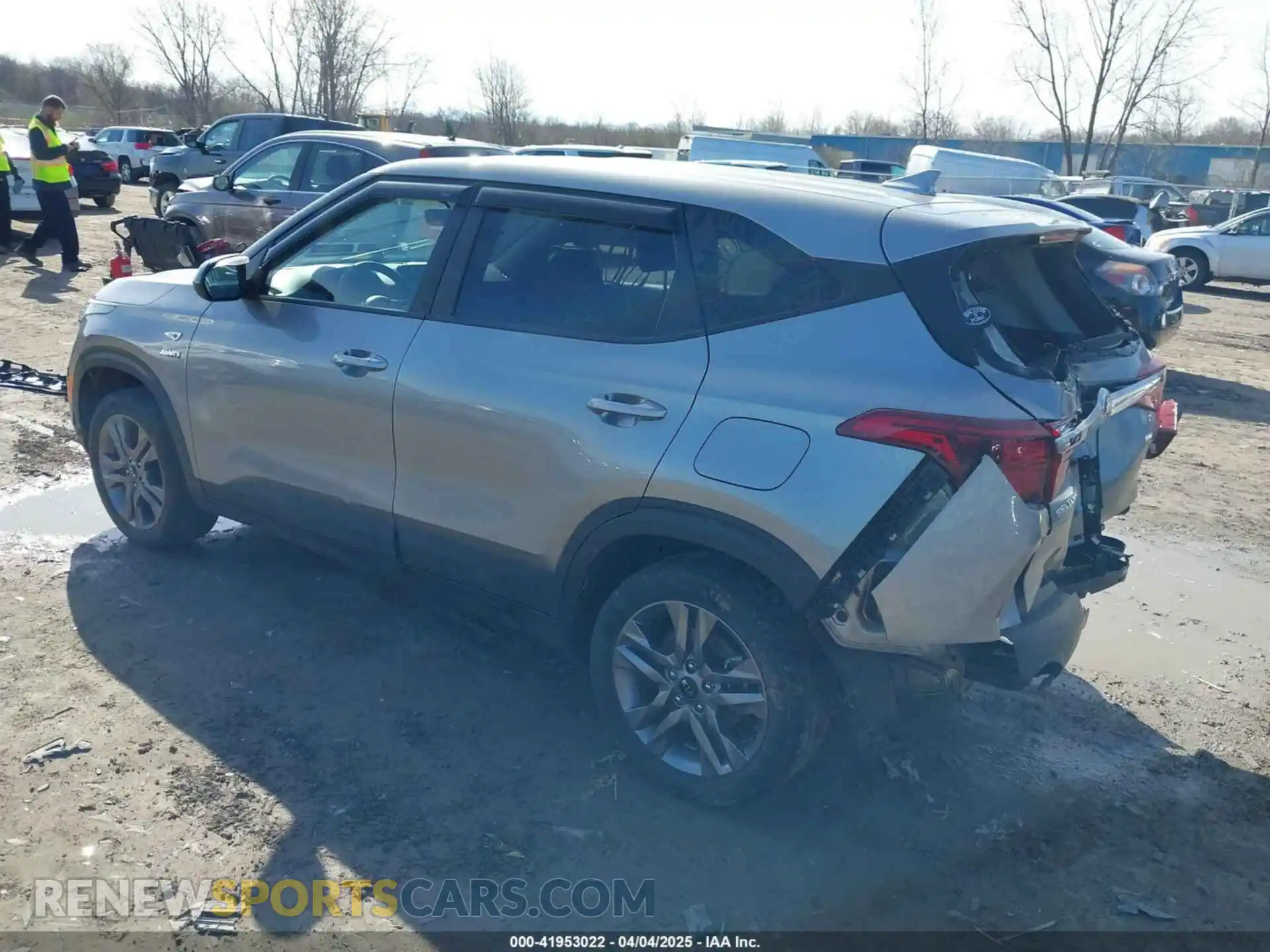 3 Photograph of a damaged car KNDEPCAA7M7185493 KIA SELTOS 2021