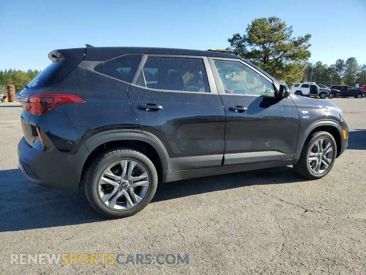3 fotografías del automóvil dañado KNDEPCAA8M7107241 KIA SELTOS 2021