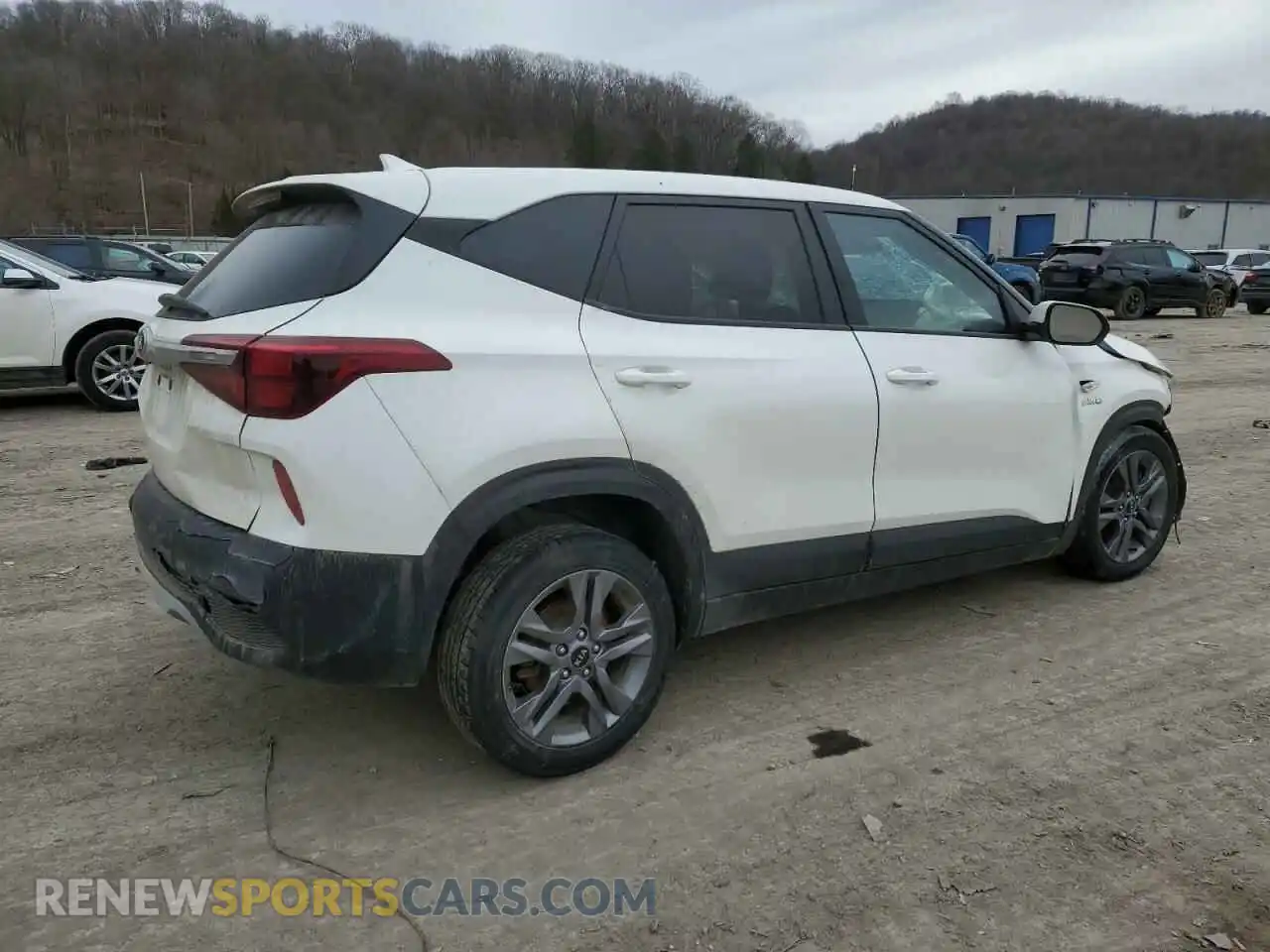 3 Photograph of a damaged car KNDEPCAA8M7129093 KIA SELTOS 2021