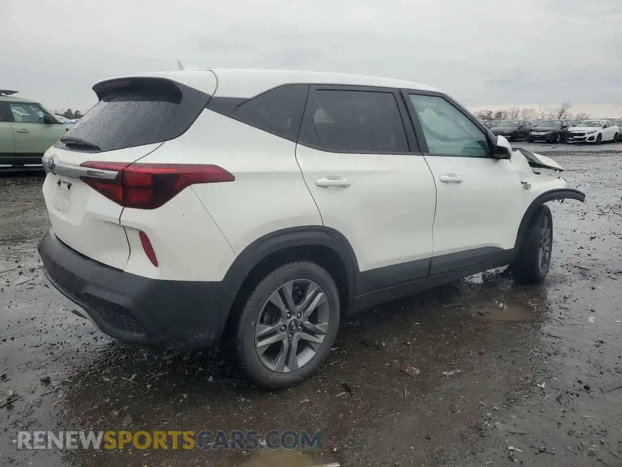 3 Photograph of a damaged car KNDEPCAA8M7226617 KIA SELTOS 2021