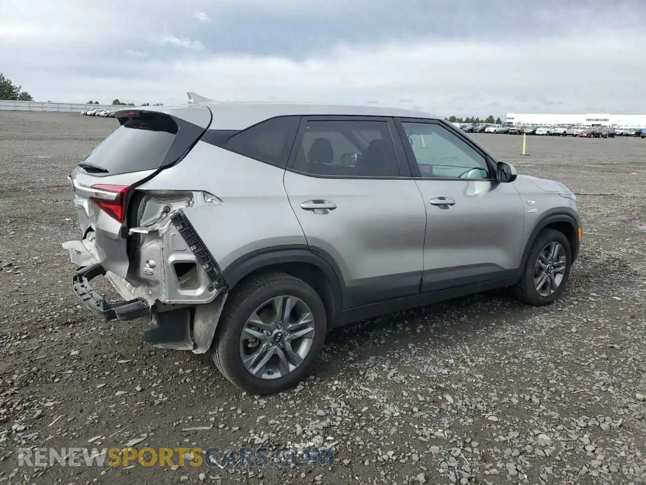 3 fotografías del automóvil dañado KNDEPCAAXM7048970 KIA SELTOS 2021