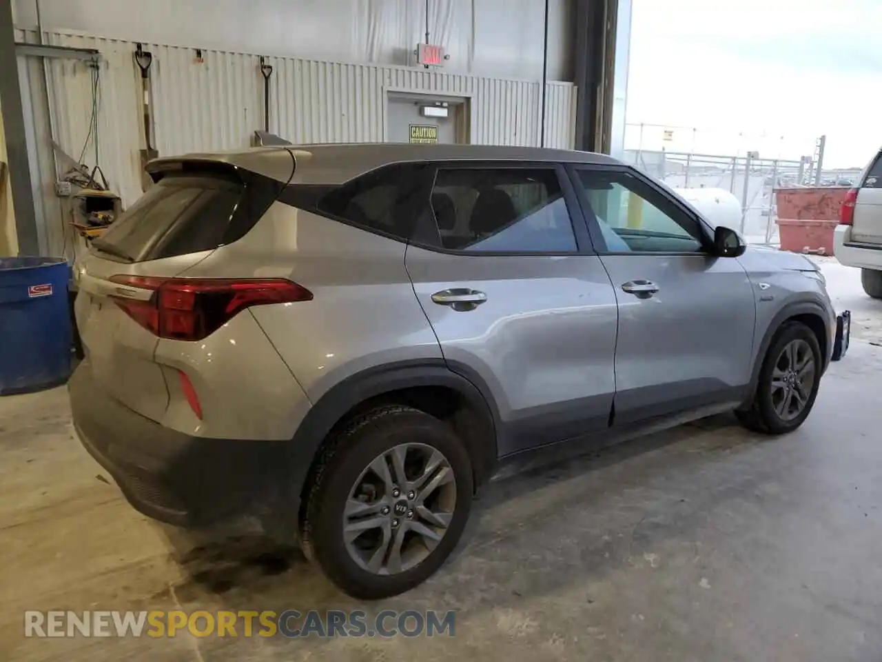 3 Photograph of a damaged car KNDEPCAAXM7072413 KIA SELTOS 2021