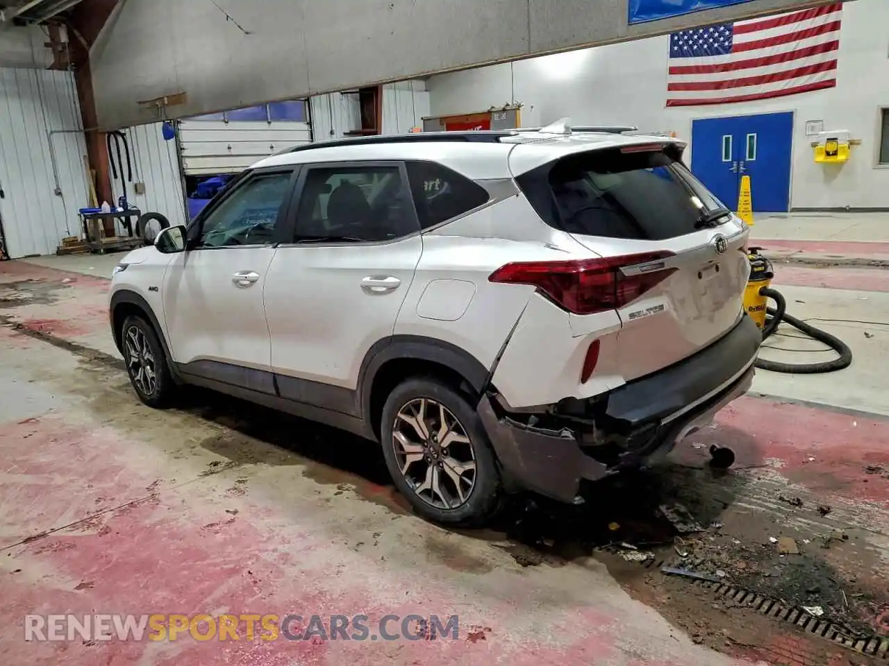 2 Photograph of a damaged car KNDERCAA0M7185667 KIA SELTOS 2021