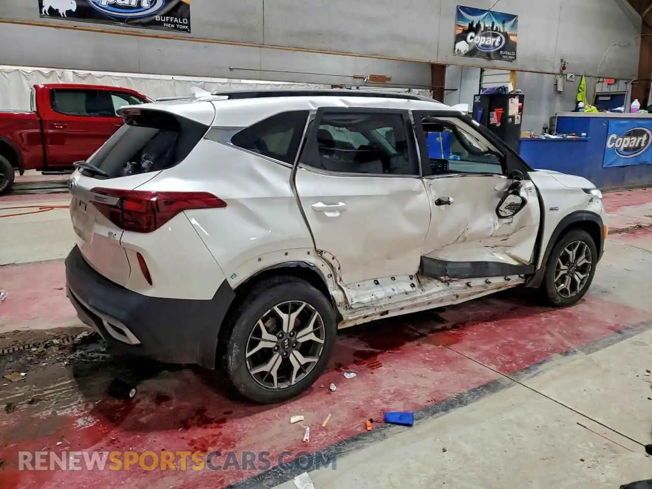 3 Photograph of a damaged car KNDERCAA0M7185667 KIA SELTOS 2021