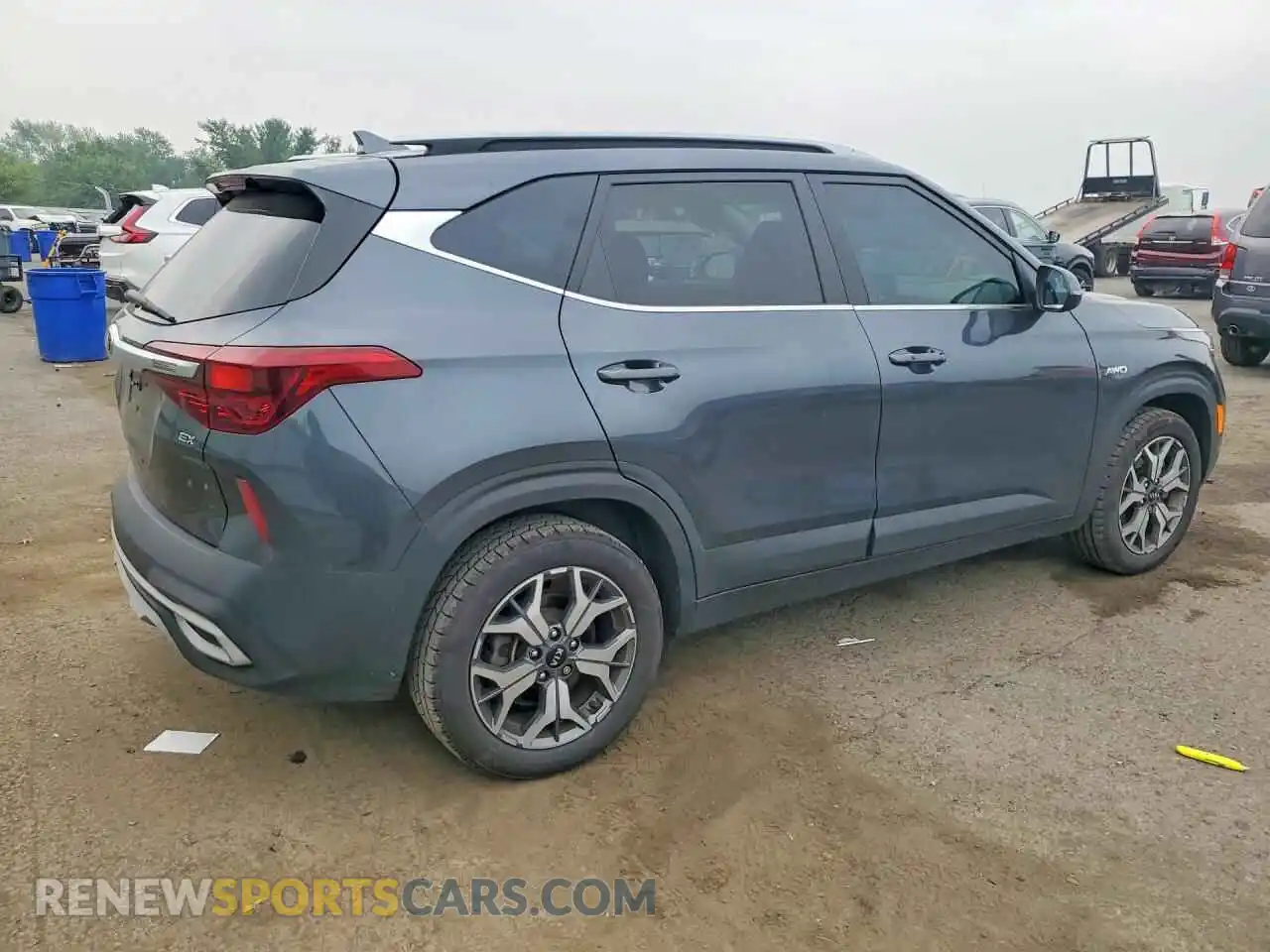 3 Photograph of a damaged car KNDERCAA2M7217938 KIA SELTOS 2021