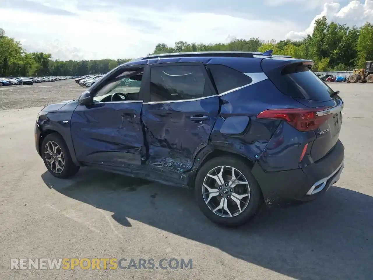 2 Photograph of a damaged car KNDERCAA3M7111112 KIA SELTOS 2021
