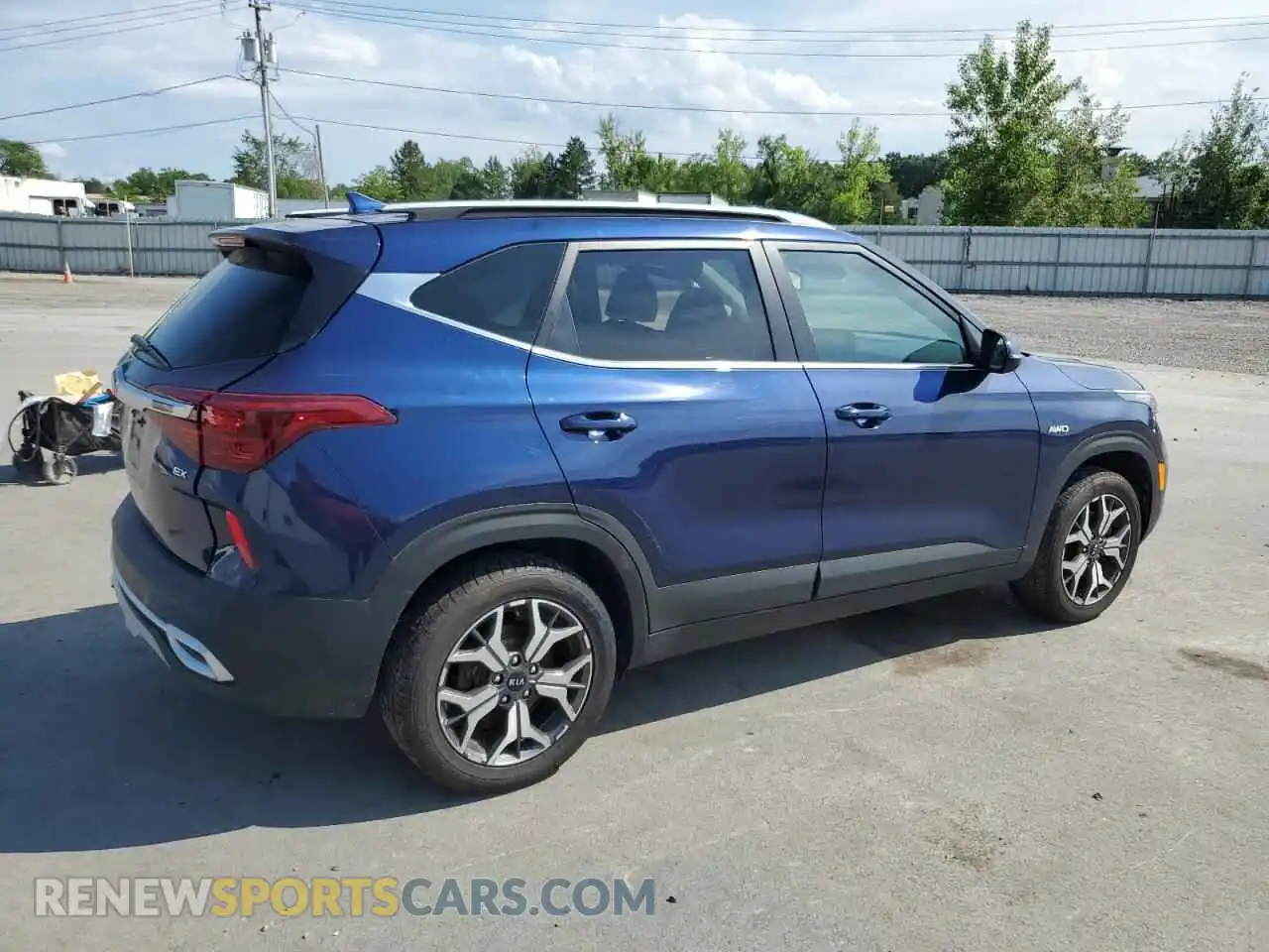 3 Photograph of a damaged car KNDERCAA3M7111112 KIA SELTOS 2021