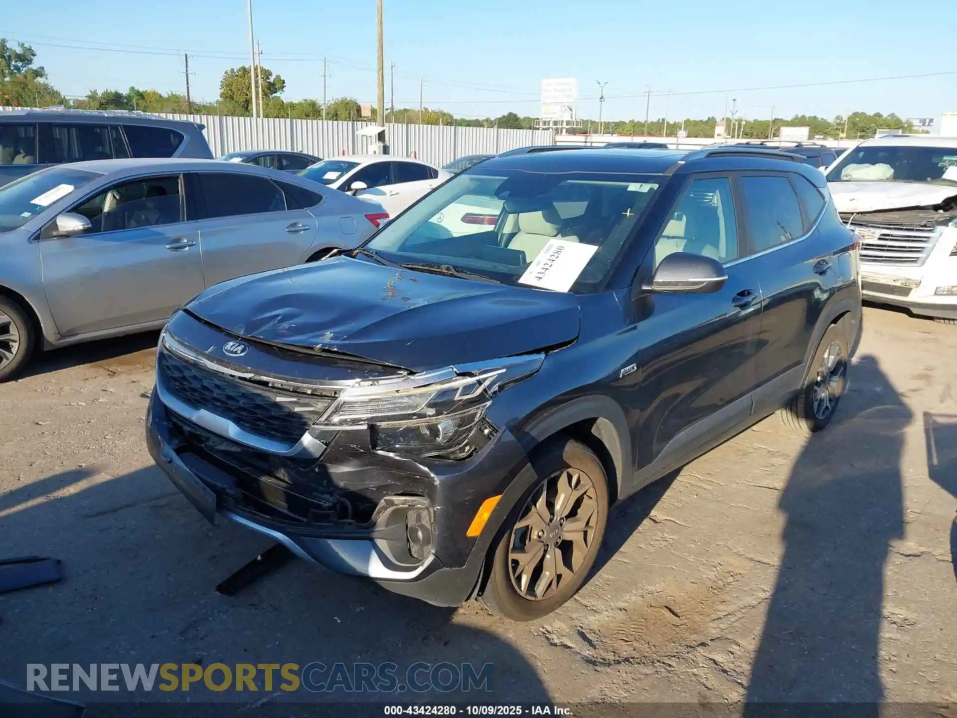 2 Photograph of a damaged car KNDERCAA3M7168488 KIA SELTOS 2021