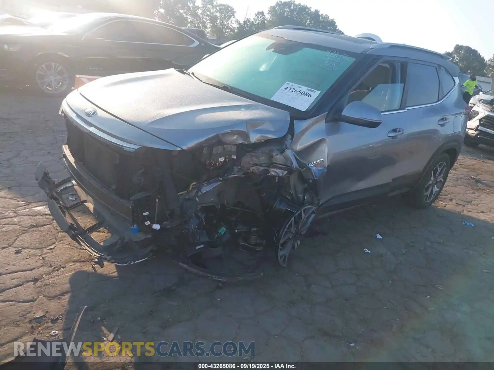 2 Photograph of a damaged car KNDERCAA3M7196338 KIA SELTOS 2021