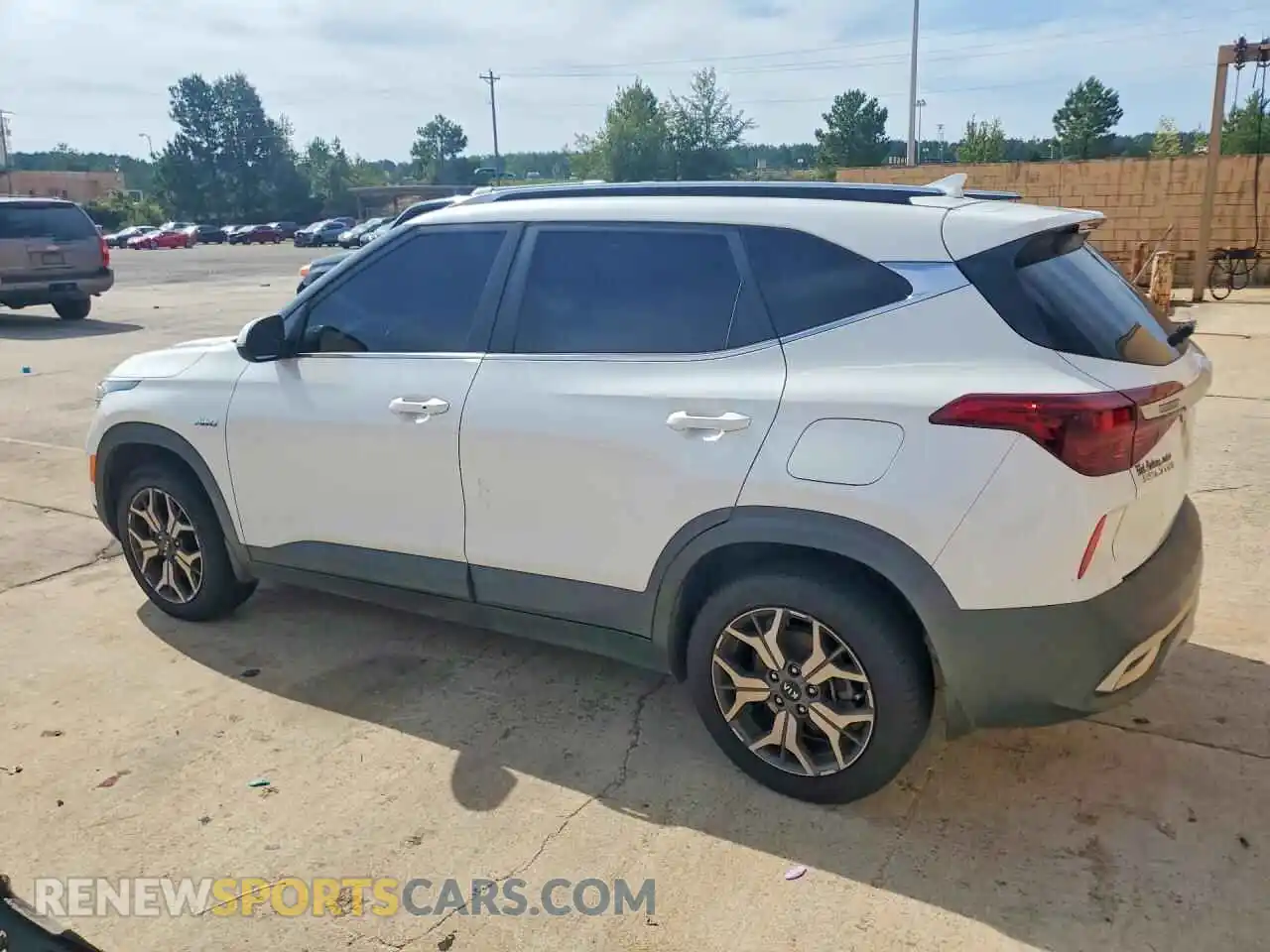 2 Photograph of a damaged car KNDERCAA4M7103343 KIA SELTOS 2021