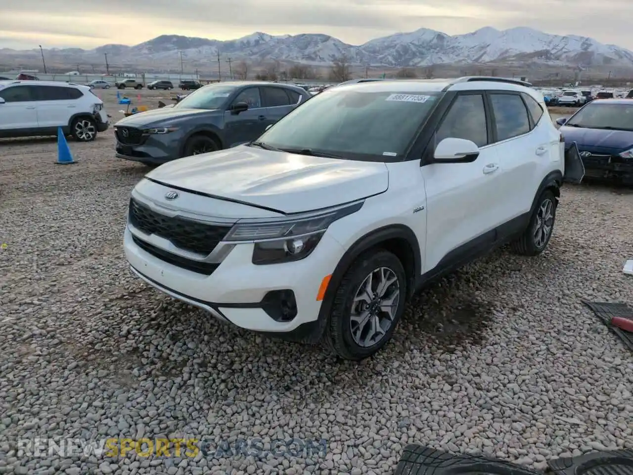 1 Photograph of a damaged car KNDERCAA4M7166135 KIA SELTOS 2021