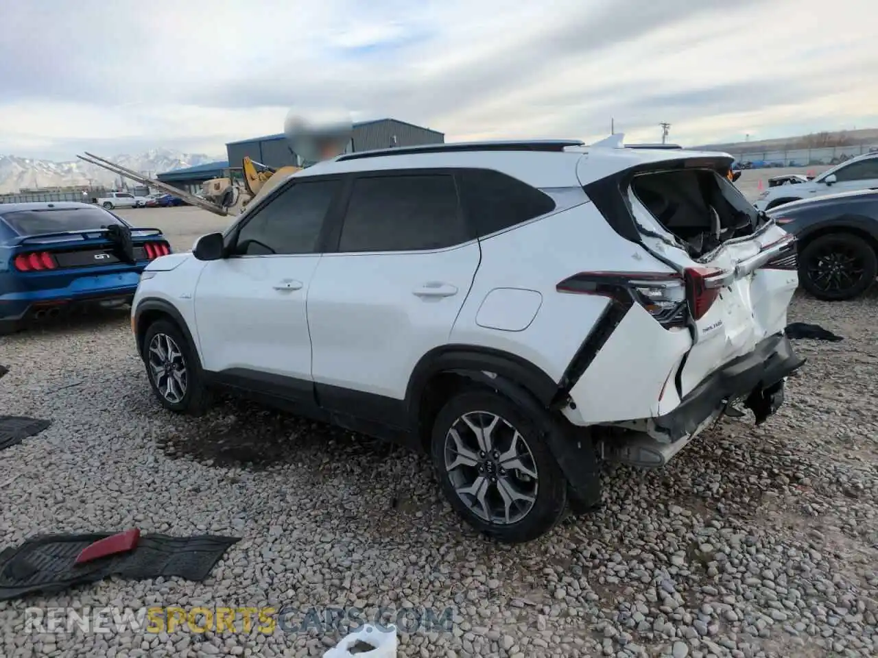 2 Photograph of a damaged car KNDERCAA4M7166135 KIA SELTOS 2021