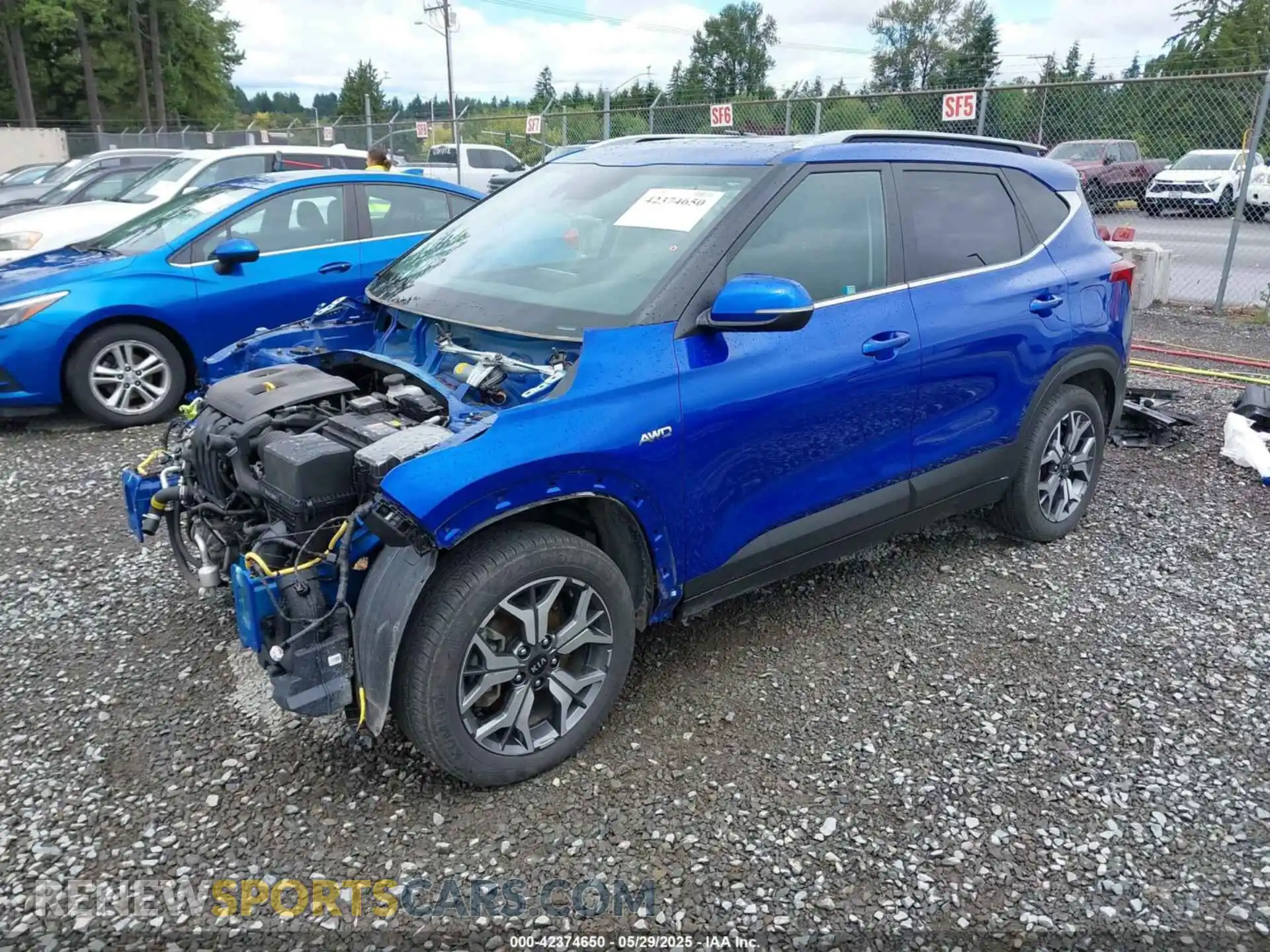 2 Photograph of a damaged car KNDERCAA4M7196056 KIA SELTOS 2021
