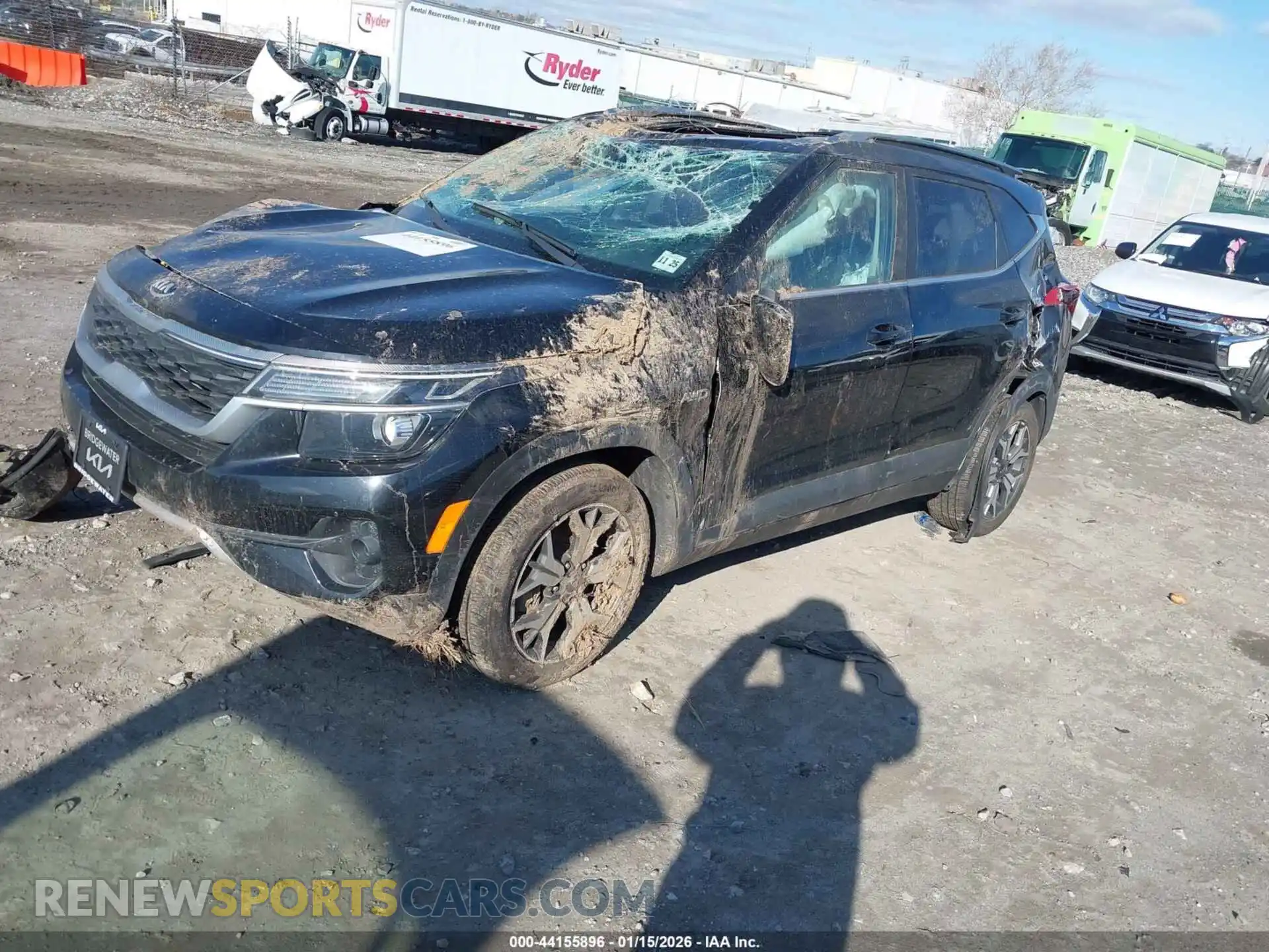 2 fotografías del automóvil dañado KNDERCAA5M7152308 KIA SELTOS 2021