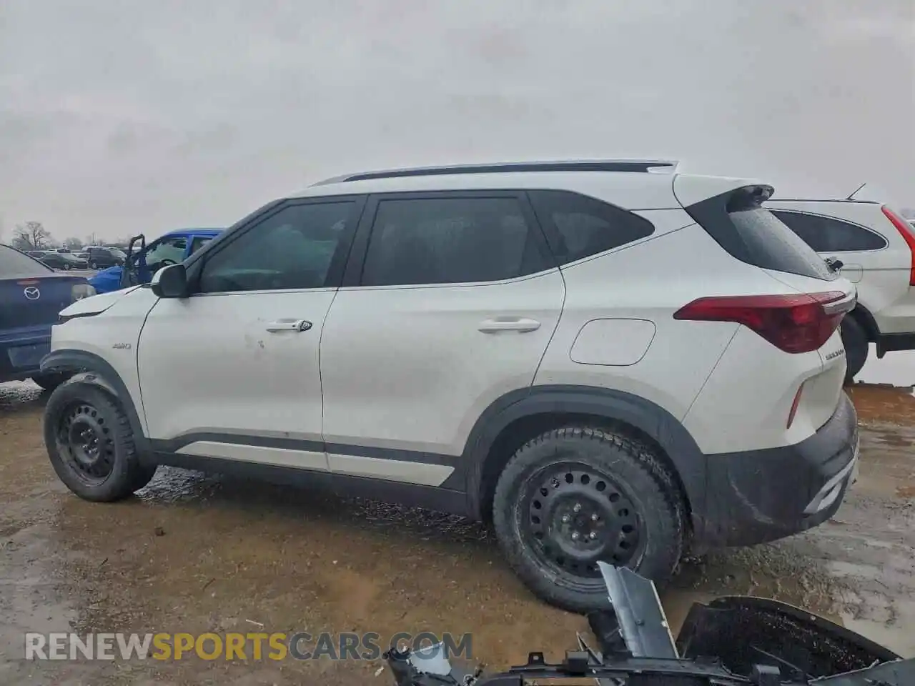 2 Photograph of a damaged car KNDERCAA5M7182201 KIA SELTOS 2021
