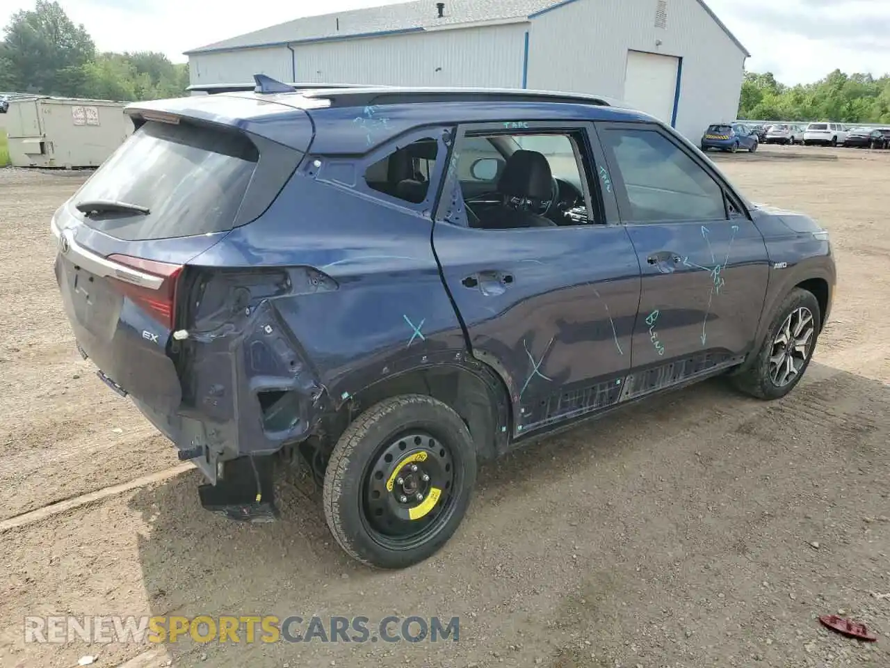 3 Photograph of a damaged car KNDERCAA6M7120726 KIA SELTOS 2021