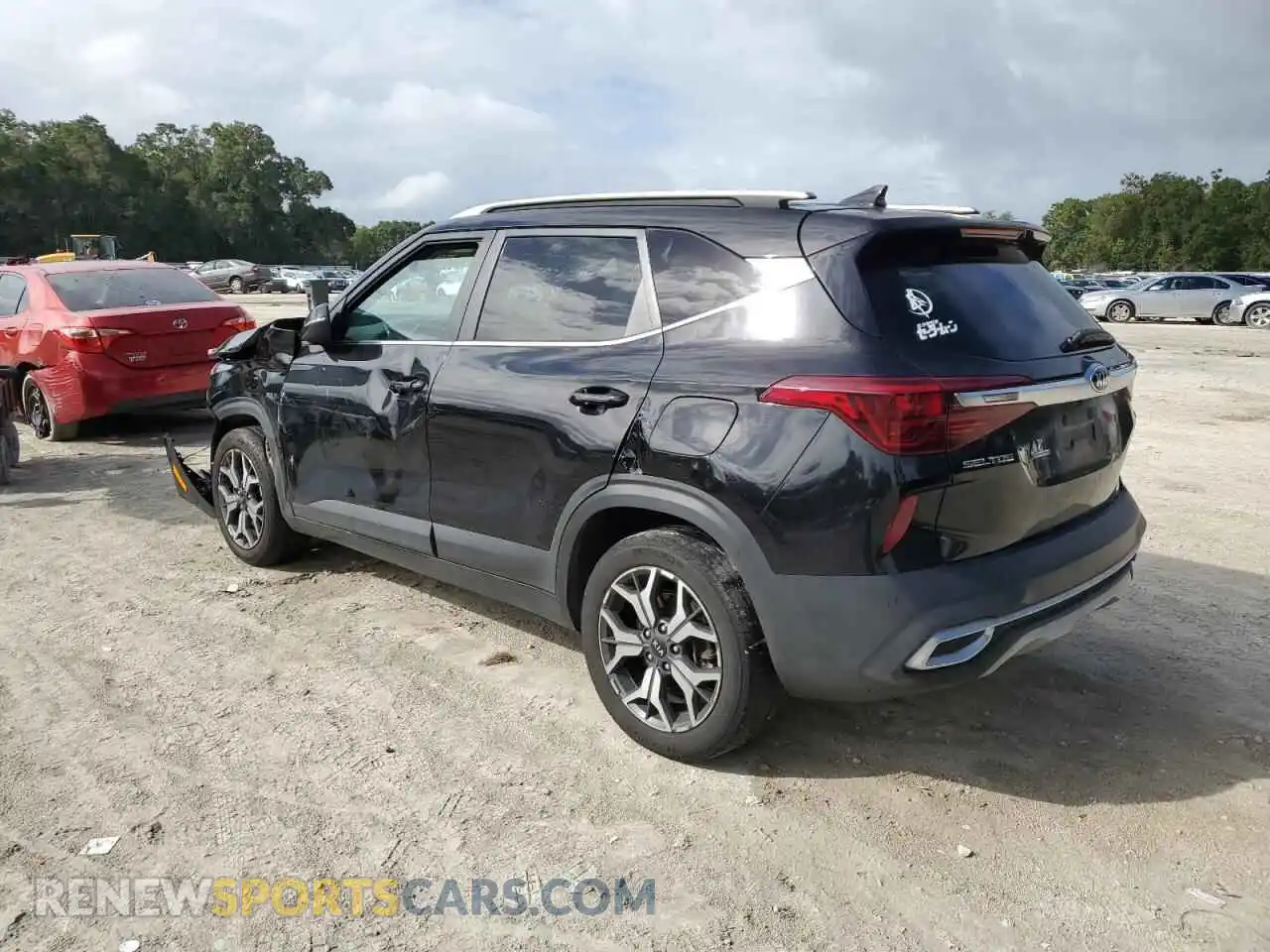 2 Photograph of a damaged car KNDERCAA6M7130821 KIA SELTOS 2021