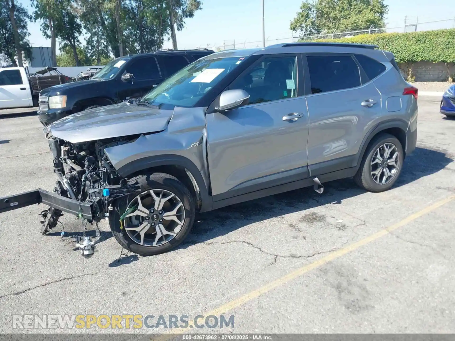 2 Photograph of a damaged car KNDERCAA6M7196382 KIA SELTOS 2021