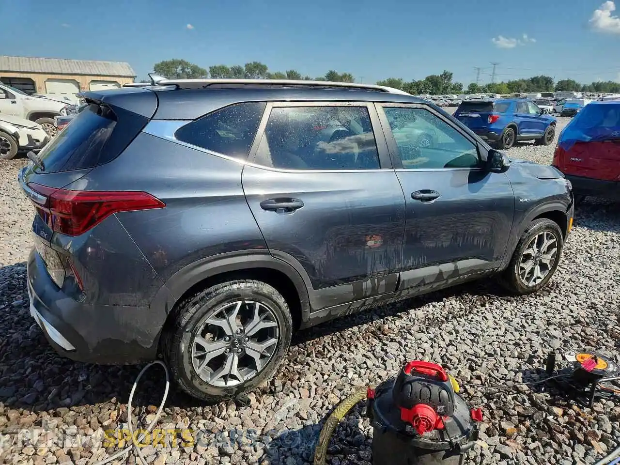 3 Photograph of a damaged car KNDERCAA7M7123764 KIA SELTOS 2021