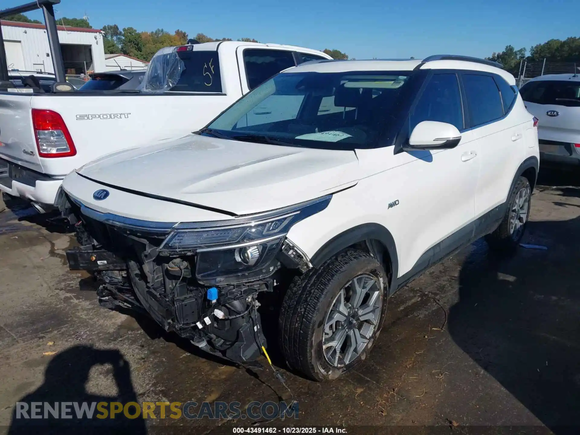 2 Photograph of a damaged car KNDERCAA7M7196021 KIA SELTOS 2021