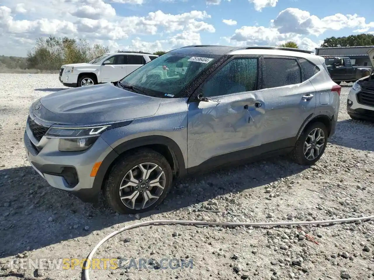 1 Photograph of a damaged car KNDERCAA8M7076311 KIA SELTOS 2021