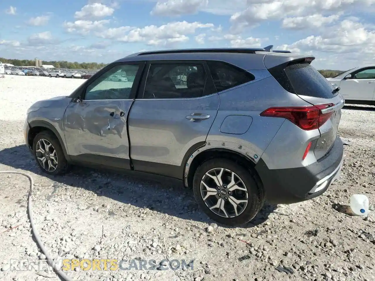 2 Photograph of a damaged car KNDERCAA8M7076311 KIA SELTOS 2021