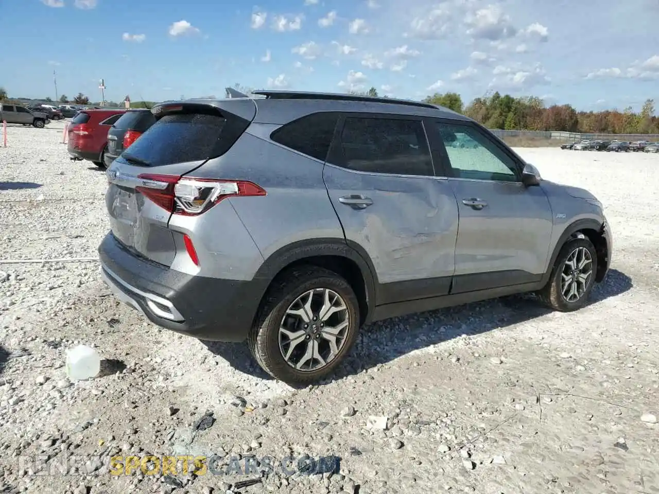 3 Photograph of a damaged car KNDERCAA8M7076311 KIA SELTOS 2021