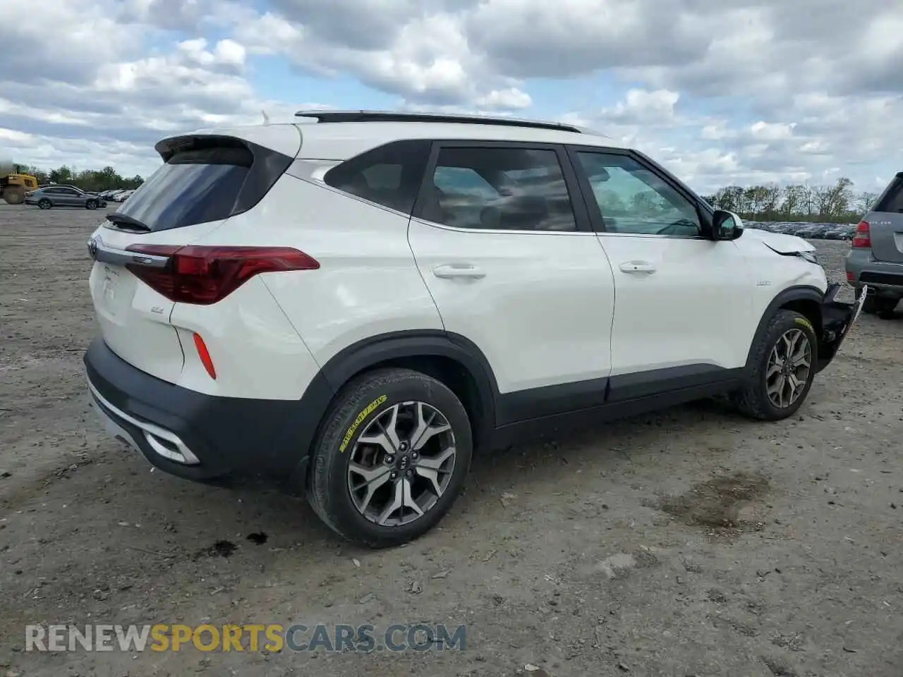 3 fotografías del automóvil dañado KNDERCAA8M7101935 KIA SELTOS 2021