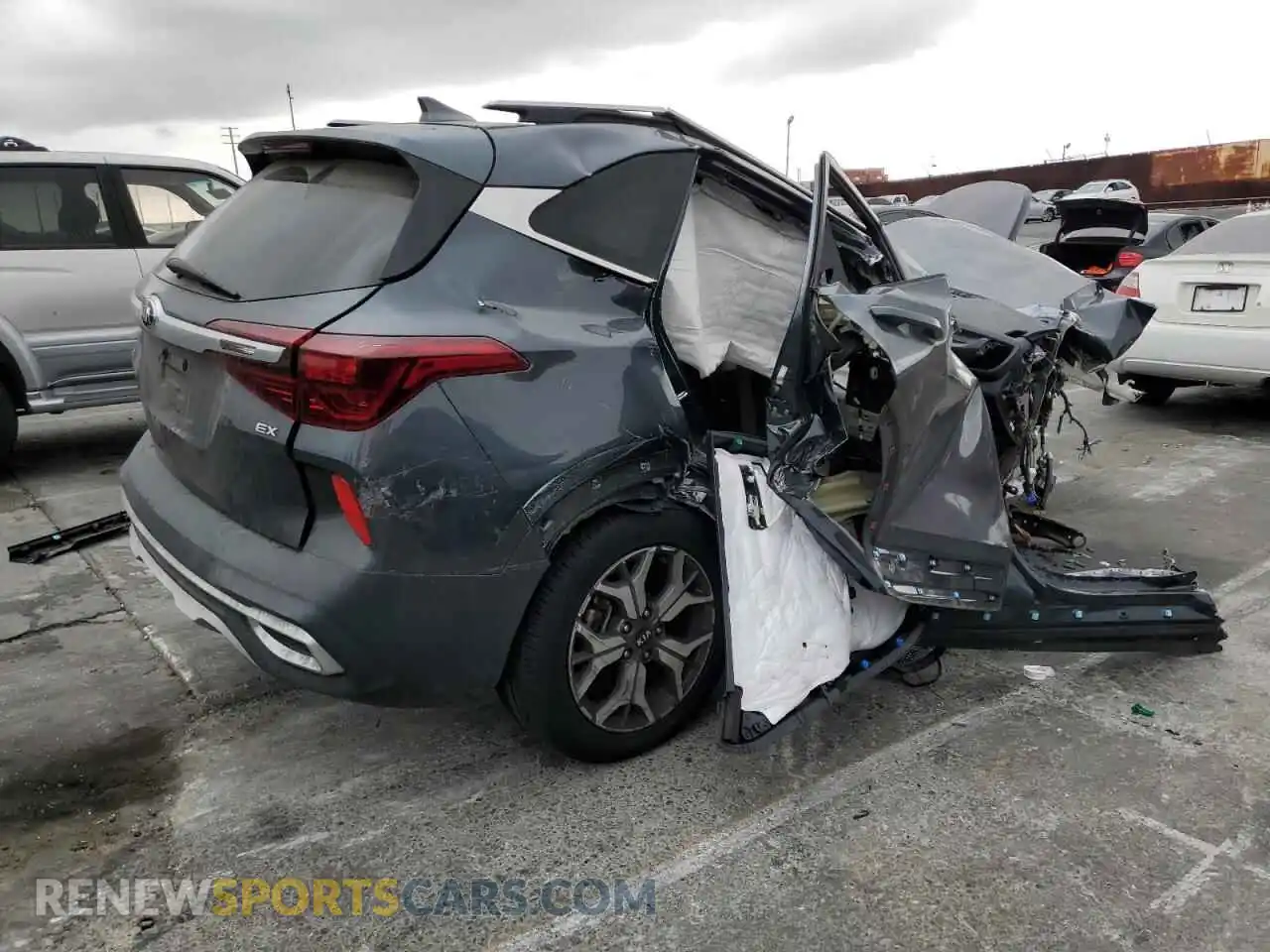 3 fotografías del automóvil dañado KNDERCAA9M7106173 KIA SELTOS 2021