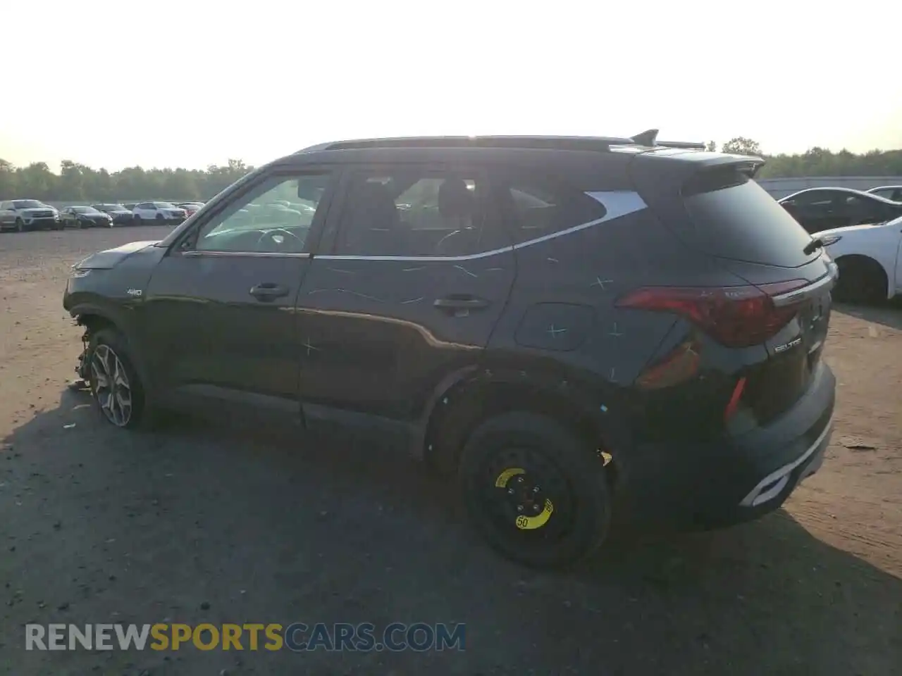 2 Photograph of a damaged car KNDERCAA9M7106495 KIA SELTOS 2021