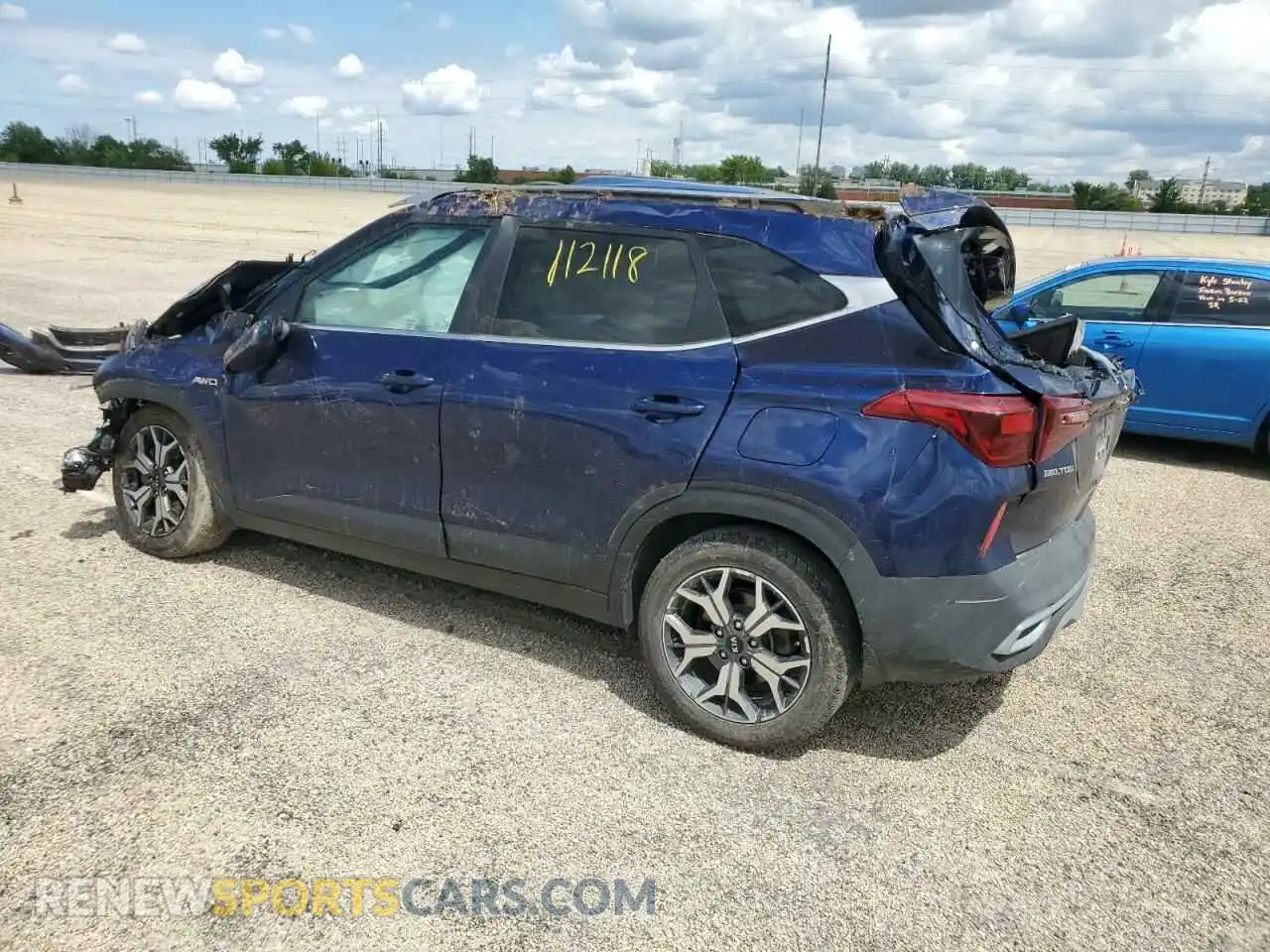 2 Photograph of a damaged car KNDERCAA9M7112118 KIA SELTOS 2021