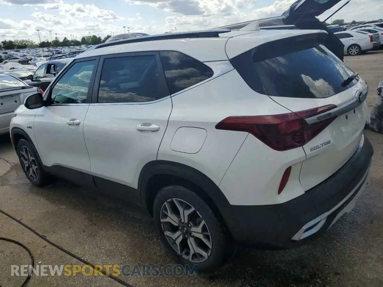 2 Photograph of a damaged car KNDERCAA9M7130571 KIA SELTOS 2021