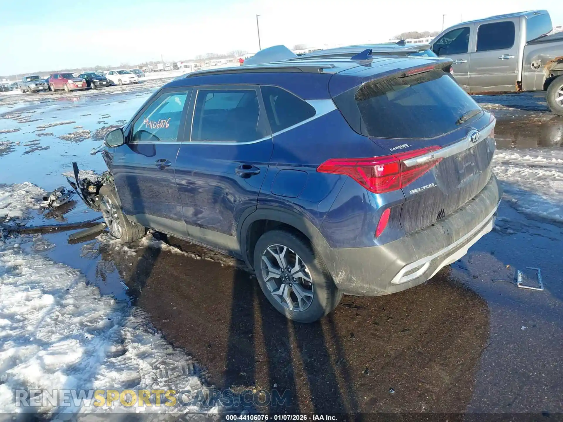 3 Photograph of a damaged car KNDERCAA9M7140940 KIA SELTOS 2021